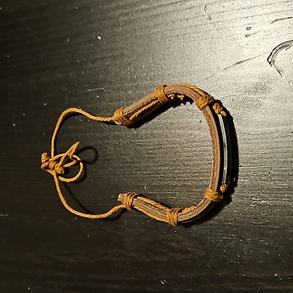 Hope Leather Bracelet - Picture 4 of 4